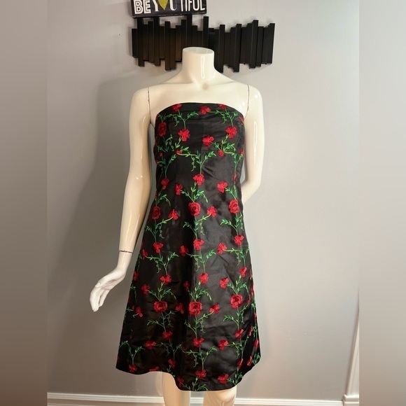 SWEET Chemise Strapless Black Satin with Embroidered Roses Size 8 - Picture 1 of 12